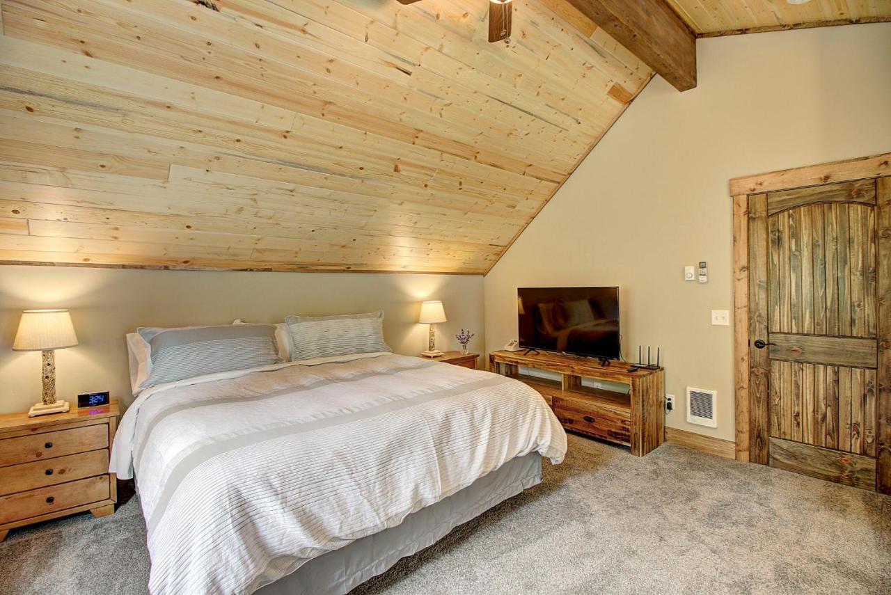 North Forty Resort コロンビア・フォールズ エクステリア 写真