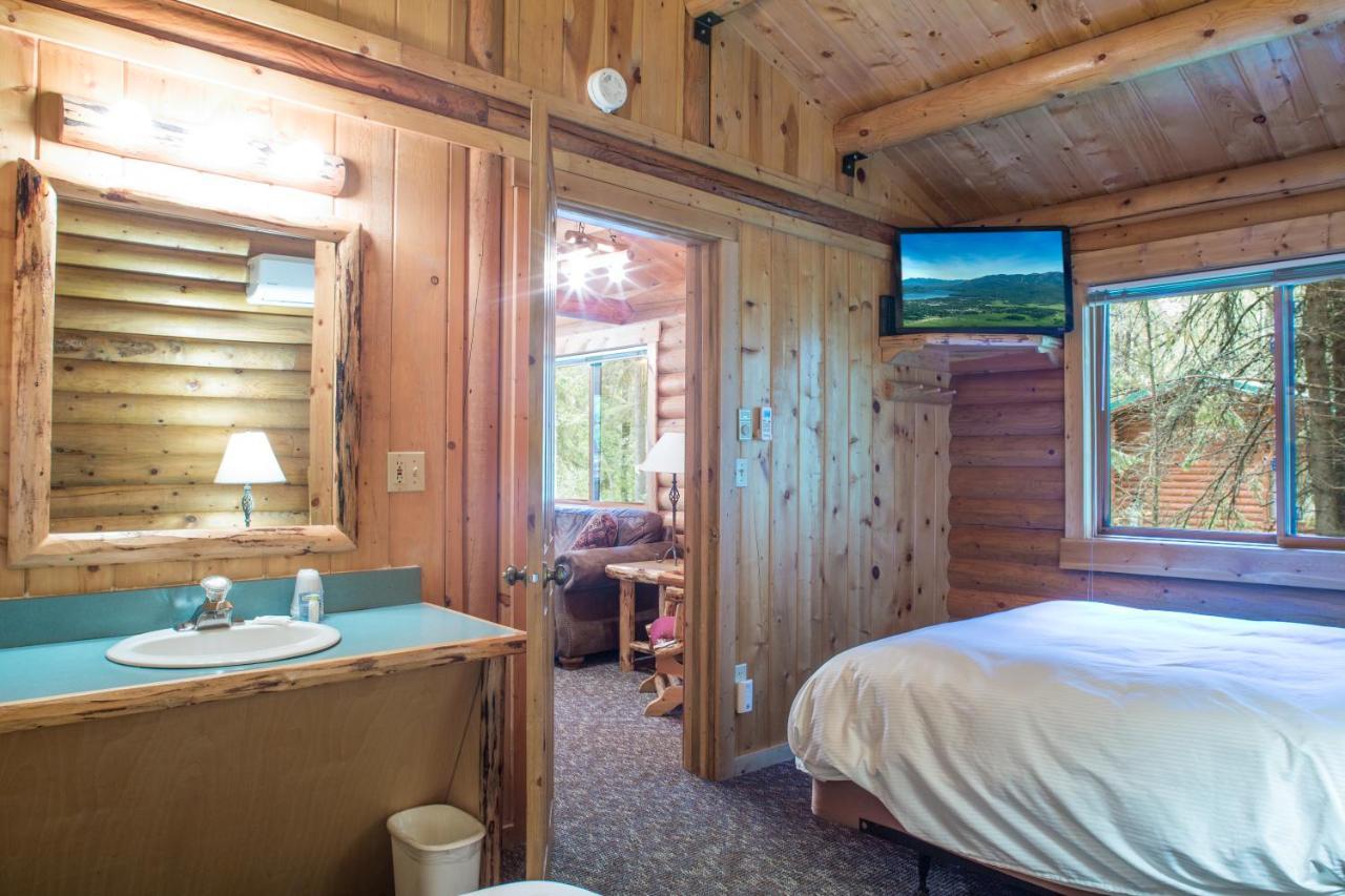 North Forty Resort コロンビア・フォールズ エクステリア 写真