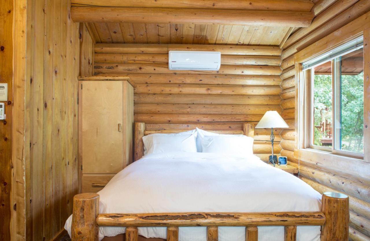 North Forty Resort コロンビア・フォールズ エクステリア 写真