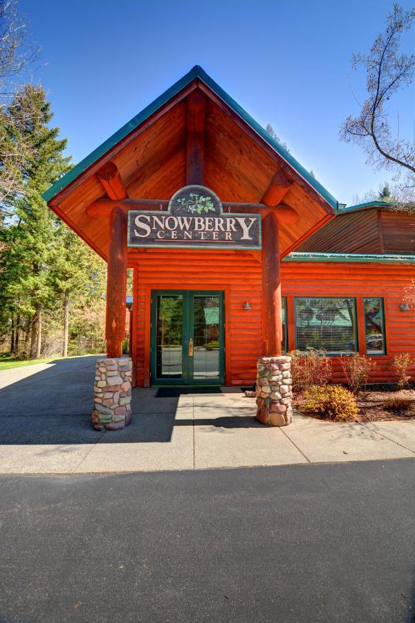 North Forty Resort コロンビア・フォールズ エクステリア 写真