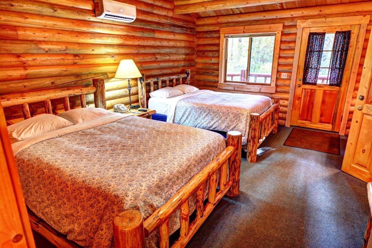 North Forty Resort コロンビア・フォールズ エクステリア 写真